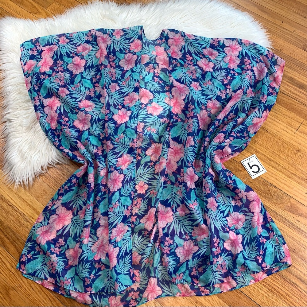 Style 5~ NWT Women’s Floral Semi-Sheer Kimono